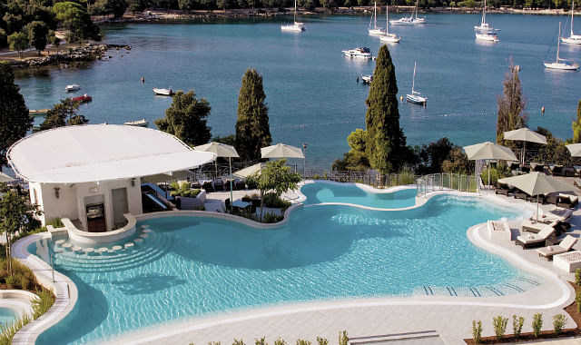 Top 10 swim up hotel bars around the world Monte Mulini